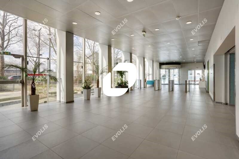 Bureau dans Pantin à vendre - Hall d’entrée – Image 3 sur 10