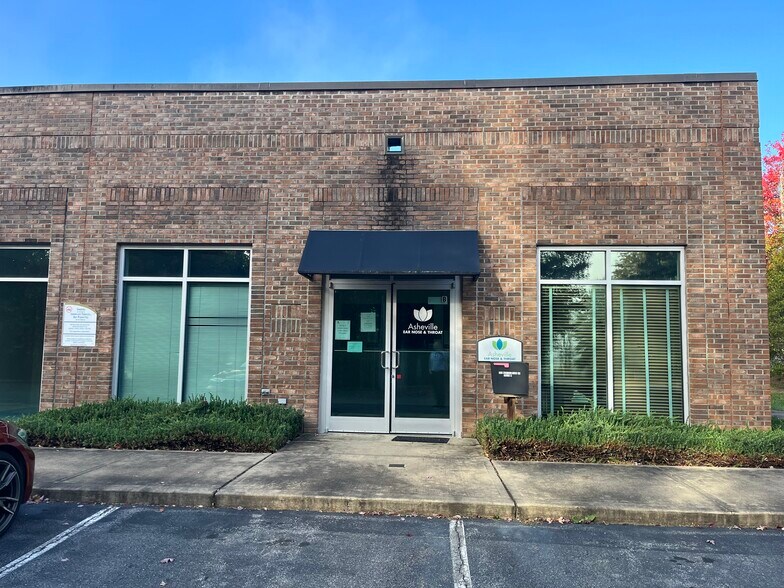 188 Medical Park Dr, Brevard, NC à louer - Photo de l’immeuble – Image 3 sur 4