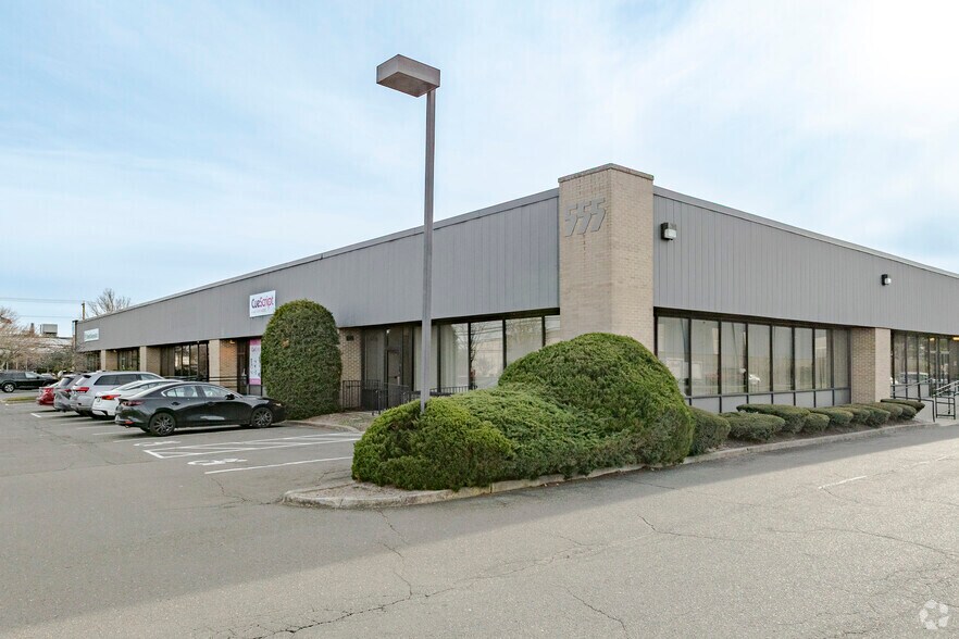 555 Lordship Blvd, Stratford, CT à louer - Photo de l’immeuble – Image 1 sur 17