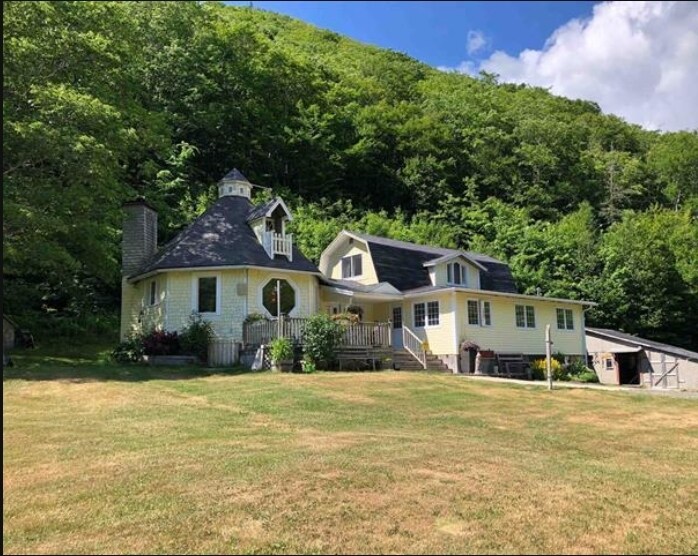 3719 W Big Intervale Rd, Margaree Valley, NS à vendre - Photo de l’immeuble – Image 2 sur 12