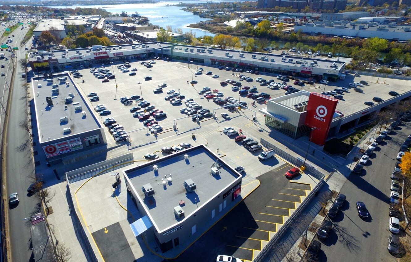 Hutchinson River Pky, Bronx, NY à louer Autre– Image 1 sur 8