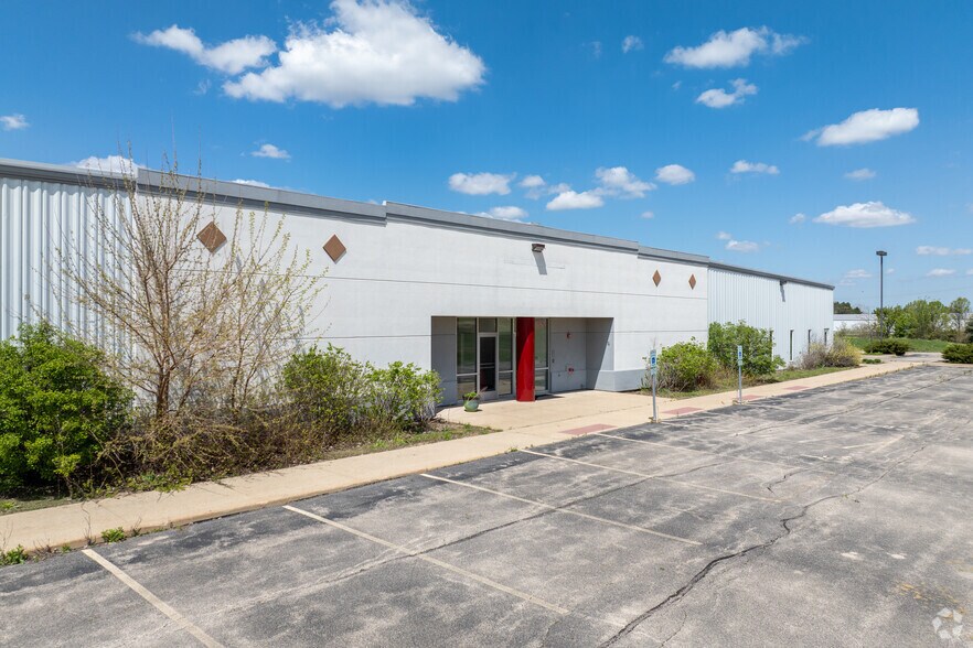 9628 Forest Hills Rd, Machesney Park, IL à louer - Photo de l’immeuble – Image 2 sur 5