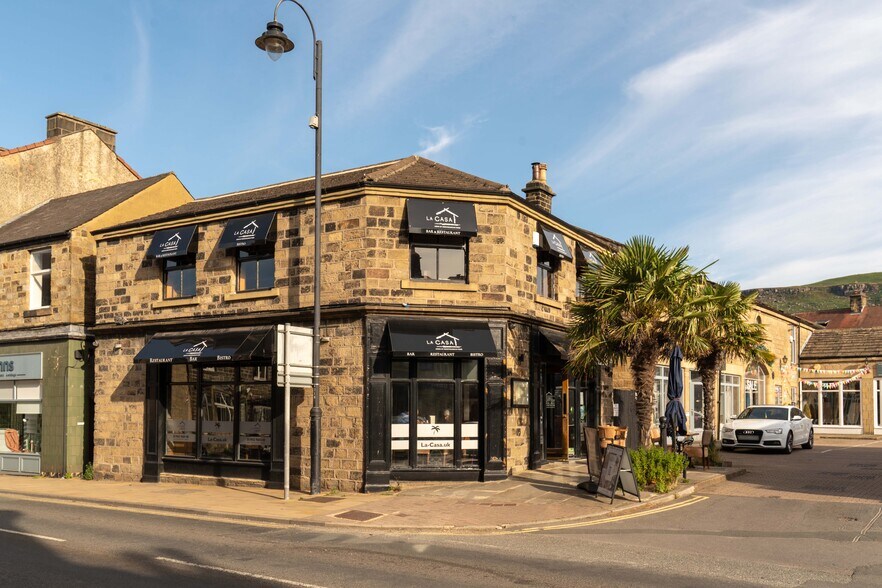 1-8 Crescent Ct portefeuille de 3 biens à vendre sur LoopNet.fr - Photo de l’immeuble – Image 1 sur 9