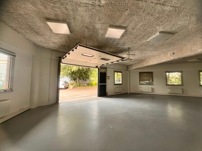Plus de détails pour 56 Rue Du Port, Nanterre - Local d’activités à vendre