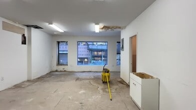 43 W 39th St, New York, NY à louer - Vidéo sur l’annonce professionnelle 
