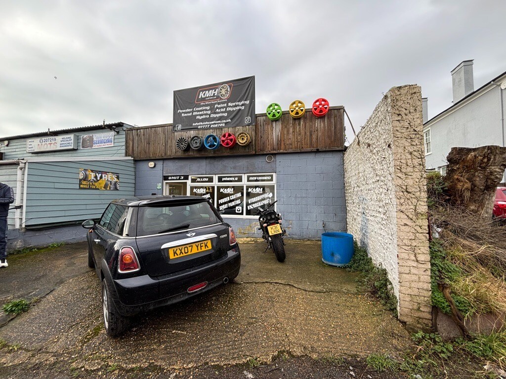 1 Bridge Rd, Worthing à louer Photo principale– Image 1 sur 7