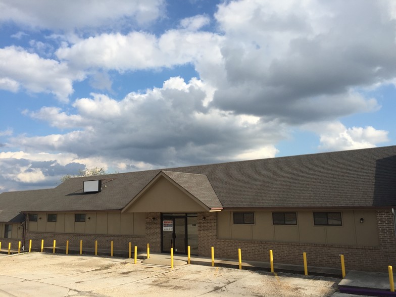 2331 S Business Hwy 65, Hollister, MO à louer - Photo de l’immeuble – Image 1 sur 5