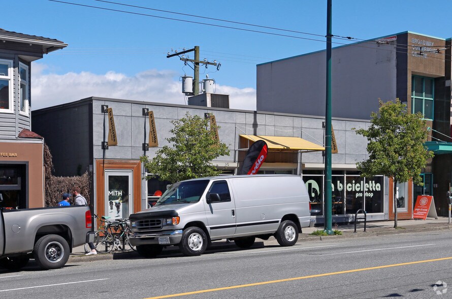 233 W Broadway, Vancouver, BC à louer - Photo de l’immeuble – Image 3 sur 3