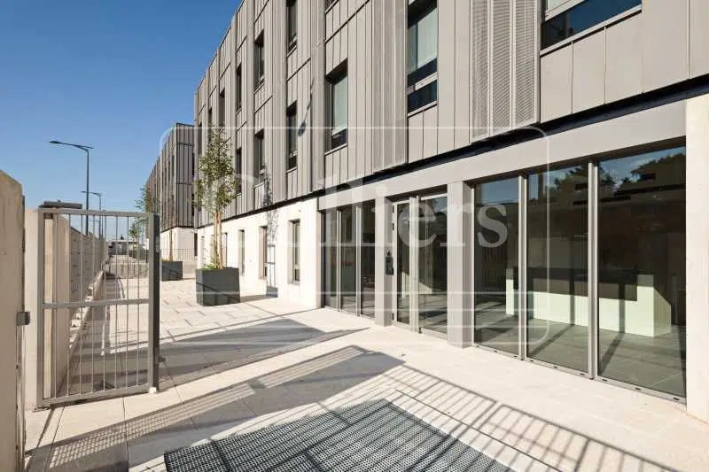14 Boulevard Pythagore, Vitrolles à louer Photo de l’immeuble– Image 1 sur 17