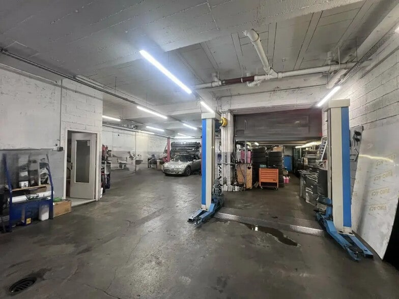 Industriel/Logistique dans Nice à louer - Photo intérieure – Image 2 sur 3