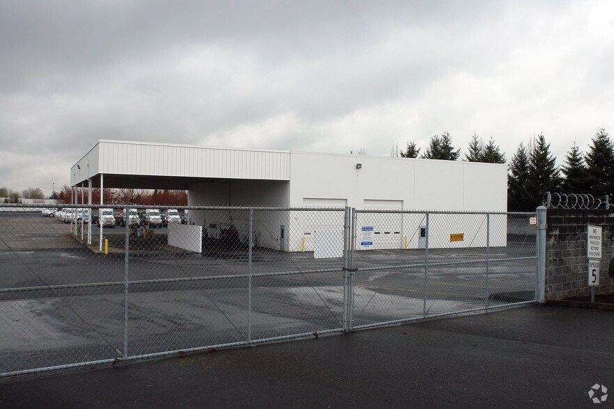 13704 NE Airport Way, Portland, OR à louer - Photo principale – Image 1 sur 5