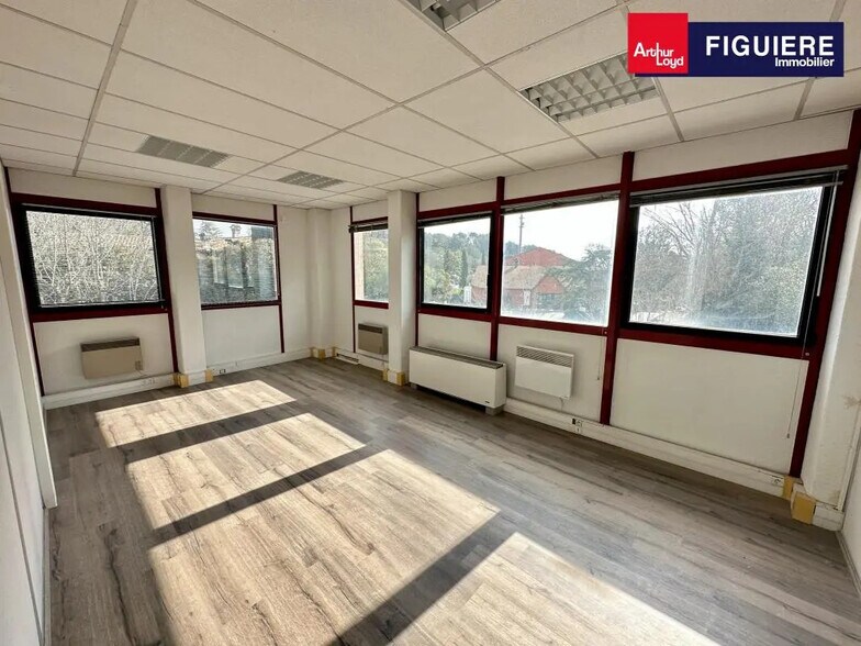 Bureau dans Meyreuil à louer - Photo de l’immeuble – Image 1 sur 12
