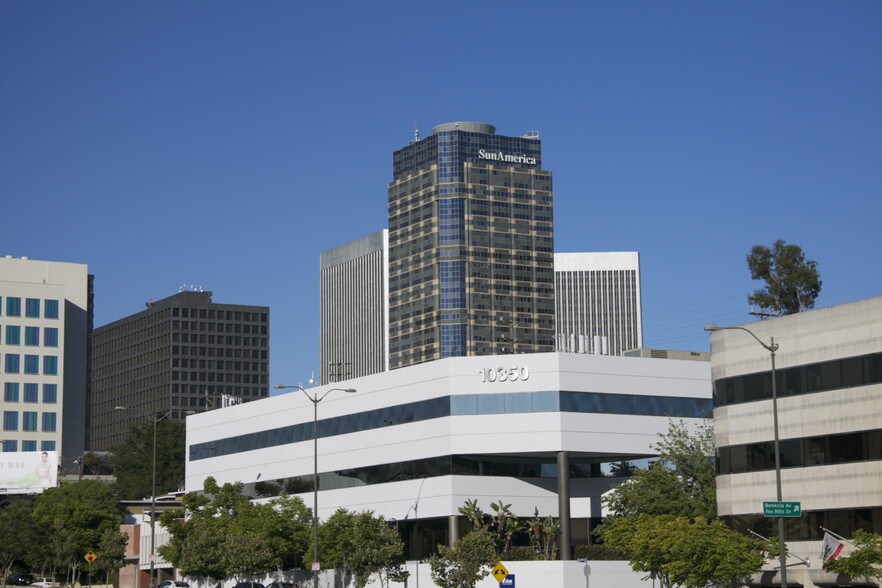 10350 Santa Monica Blvd, Los Angeles, CA à louer - Photo de l’immeuble – Image 2 sur 21
