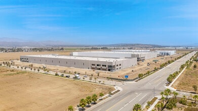 101 Logistics Ctr, Oxnard, CA à louer Photo de la construction– Image 1 sur 8