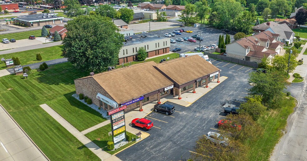 16853-16865 Penrod Dr, Clinton Township, MI à louer - Photo de l’immeuble – Image 2 sur 3