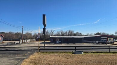 2817 SW Wilshire Blvd, Burleson, TX à louer Photo de l’immeuble– Image 1 sur 16