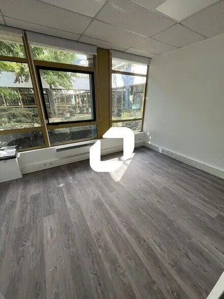 Bureau dans Villepinte à louer - Photo de l’immeuble – Image 3 sur 30