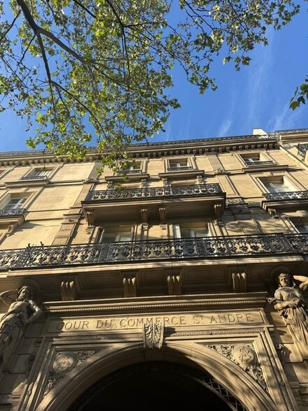 1 Cour Du Commerce Saint-André, Paris à louer - Photo de l’immeuble – Image 2 sur 2