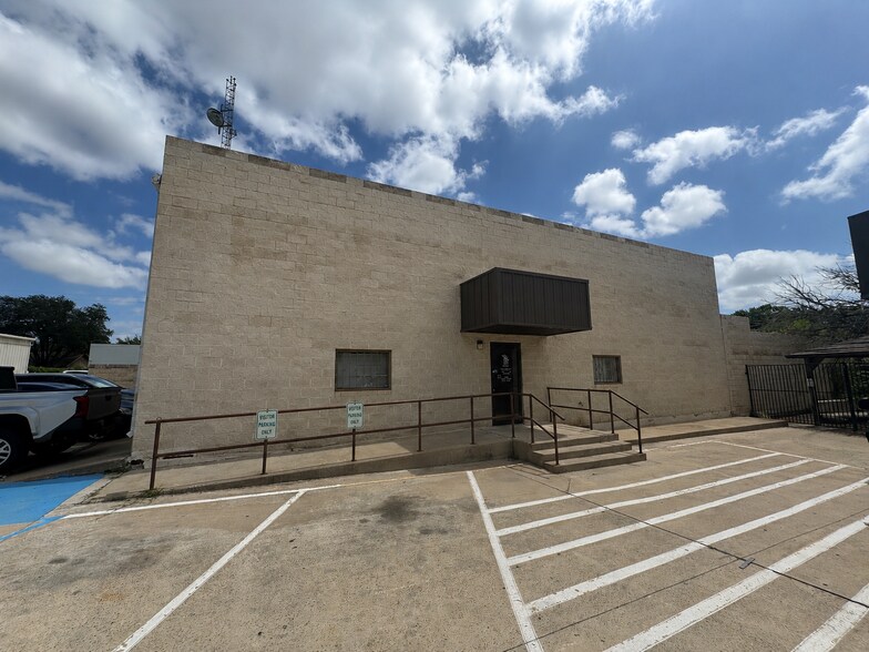 5713 Springfield Ave, Laredo, TX à louer - Photo de l’immeuble – Image 2 sur 7
