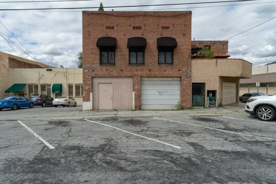 306 S Myrtle Ave, Monrovia, CA à louer - Photo de l’immeuble – Image 3 sur 15