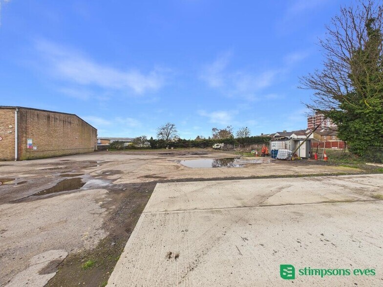 Plot 2 Ampthill Rd, Bedford à louer - Photo de l’immeuble – Image 2 sur 3