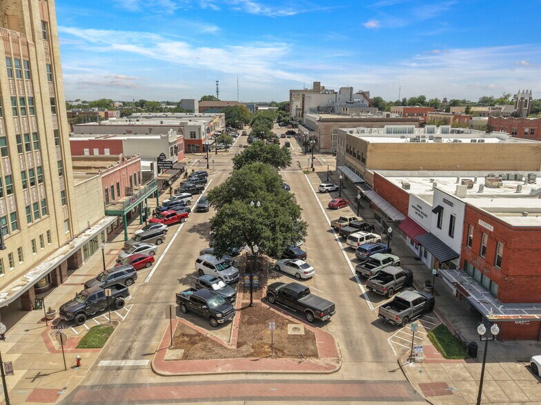 220 N Main St, Bryan, TX à vendre - Photo de l’immeuble – Image 3 sur 25