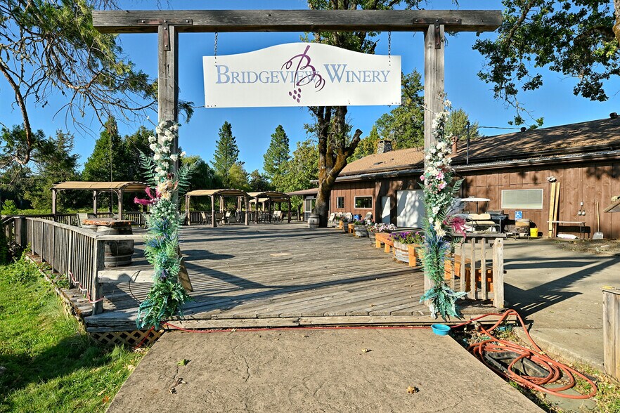 3900 Holland Rd loop, Cave Junction, OR à vendre - Photo de l’immeuble – Image 2 sur 51