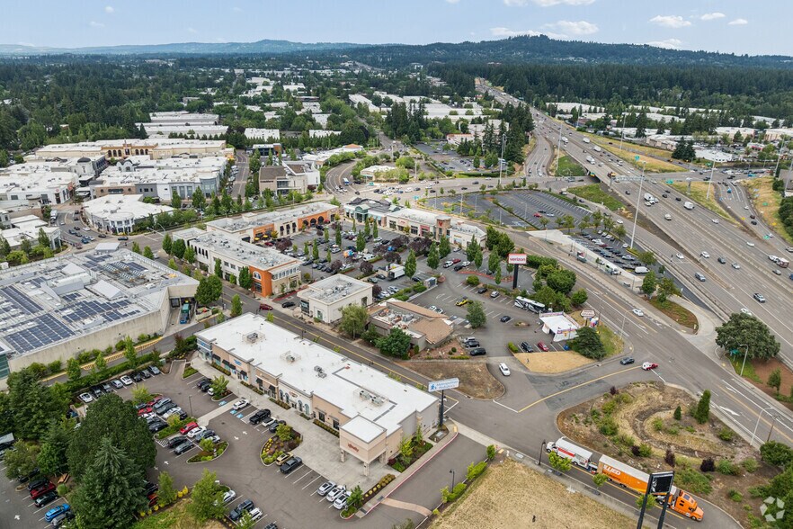 7110 SW Hazel Fern Rd, Portland, OR à louer - Photo de l’immeuble – Image 1 sur 7