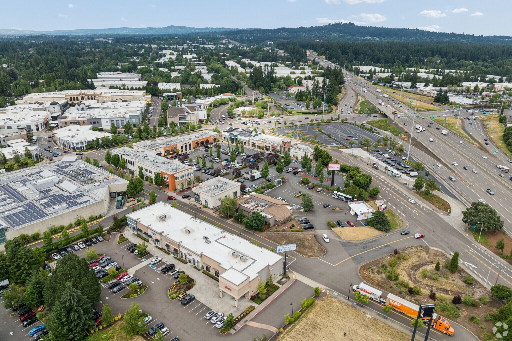 7110 SW Hazel Fern Rd, Portland, OR à louer Photo de l’immeuble– Image 1 sur 8