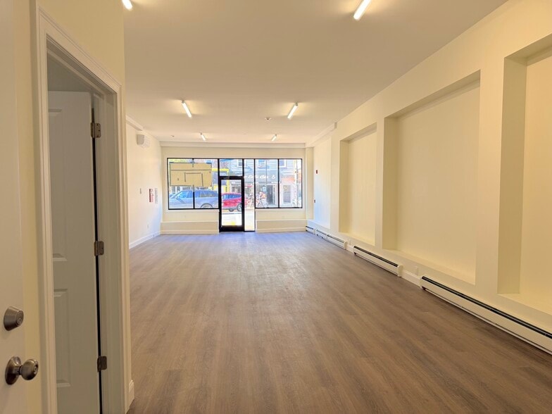 5222 Bergenline Ave, West New York, NJ à louer - Photo de l’immeuble – Image 3 sur 26