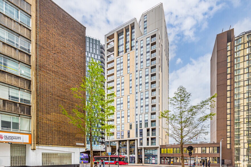 93 Newington Causeway, Londres à louer - Photo principale – Image 1 sur 4