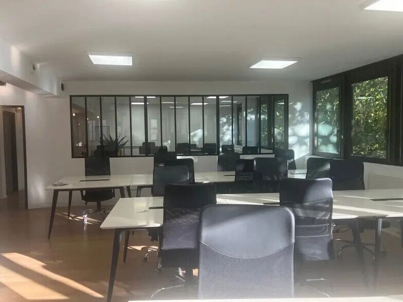 Bureau dans Paris à louer - Photo de l’immeuble – Image 2 sur 11