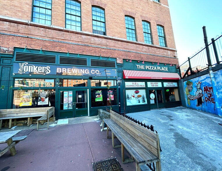 92 Main St, Yonkers, NY à louer - Photo de l’immeuble – Image 1 sur 34