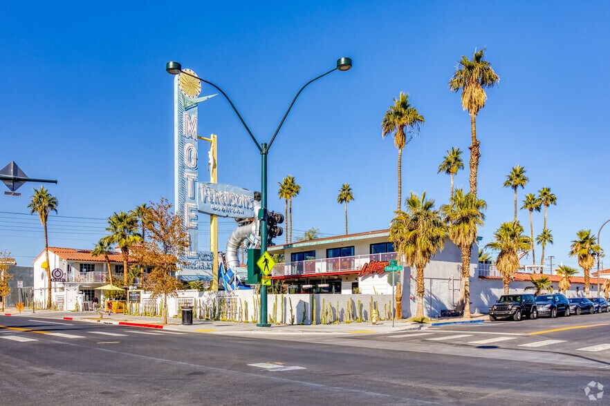 1028 Fremont St, Las Vegas, NV à louer - Photo principale – Image 1 sur 13