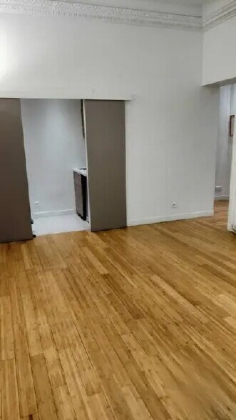 9 Rue Anatole De La Forge, Paris à louer - Photo intérieure – Image 3 sur 5