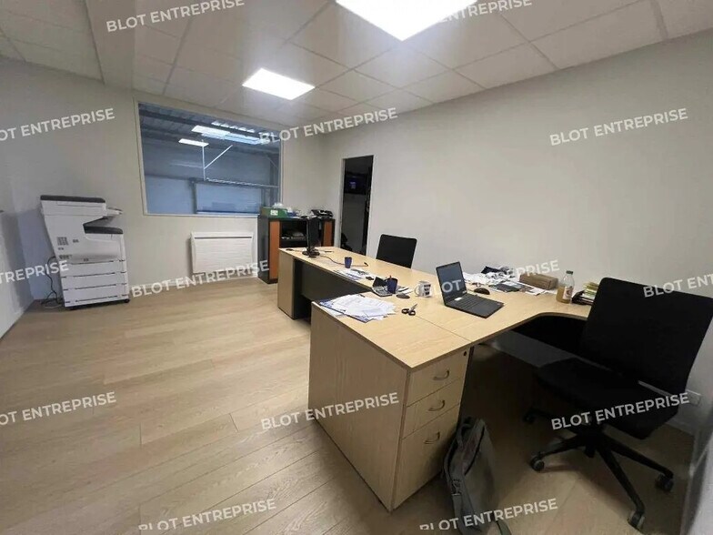 Industriel/Logistique dans Pacé à louer - Photo intérieure – Image 3 sur 5