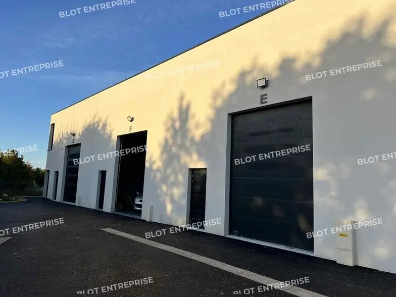 Industriel/Logistique dans Noyal-Châtillon-sur-Seiche à louer - Photo de l’immeuble – Image 2 sur 9