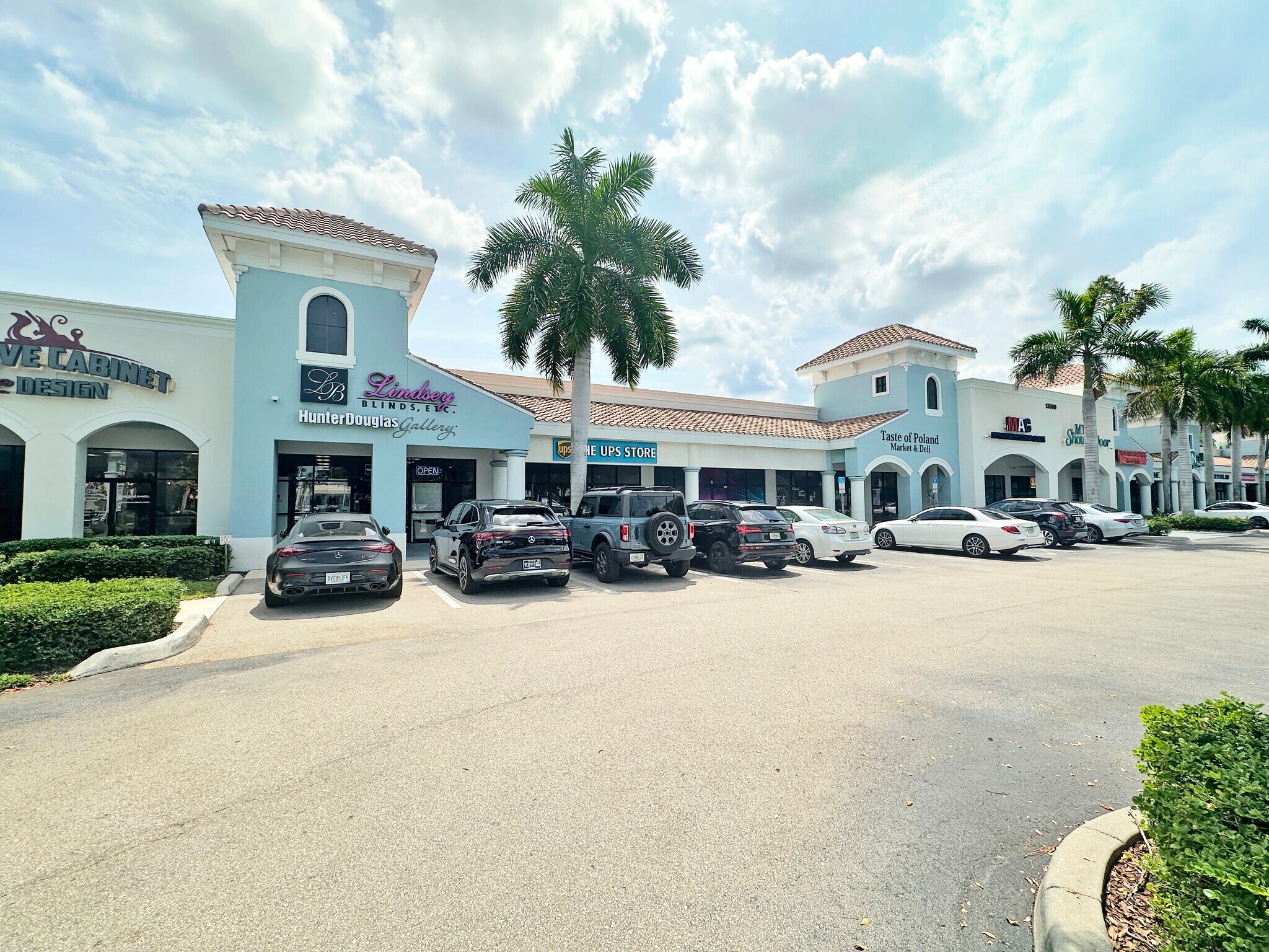 13500 Tamiami Trl N, Naples, FL à louer Photo de l’immeuble– Image 1 sur 5