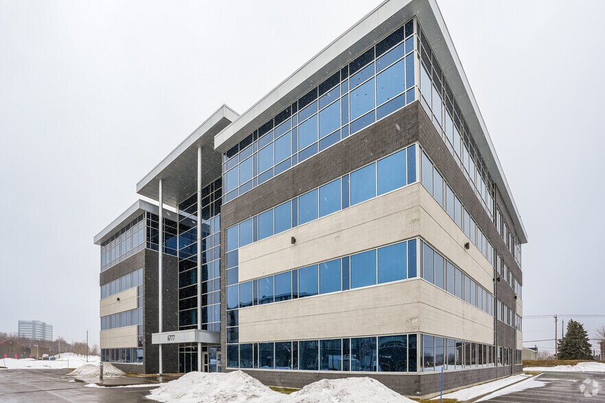 6777 Boul Guillaume-Couture, Lévis, QC à louer - Photo de l’immeuble – Image 2 sur 2