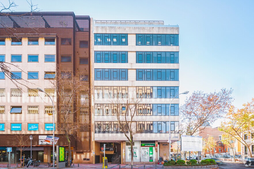 Calle de José Ortega y Gasset, 20, Madrid, Madrid à louer - Photo de l’immeuble – Image 3 sur 4
