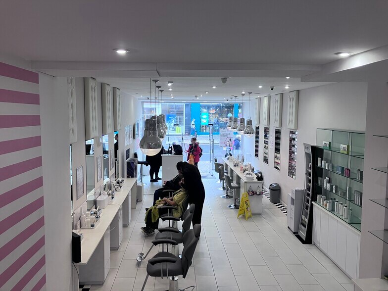 37 Western Rd, Brighton à vendre - Photo de l’immeuble – Image 2 sur 6