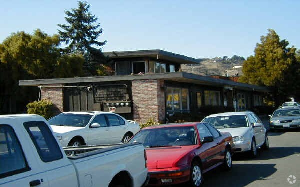 125-131 Camino Alto, Mill Valley, CA à louer - Photo de l’immeuble – Image 3 sur 127
