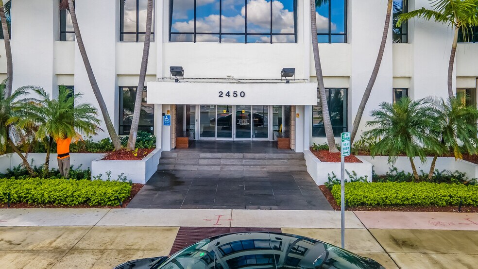 2450 Hollywood Blvd, Hollywood, FL à vendre - Photo de l’immeuble – Image 2 sur 17