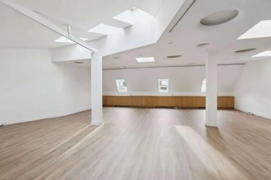 Bureau dans Paris à louer - Photo de l’immeuble – Image 2 sur 14