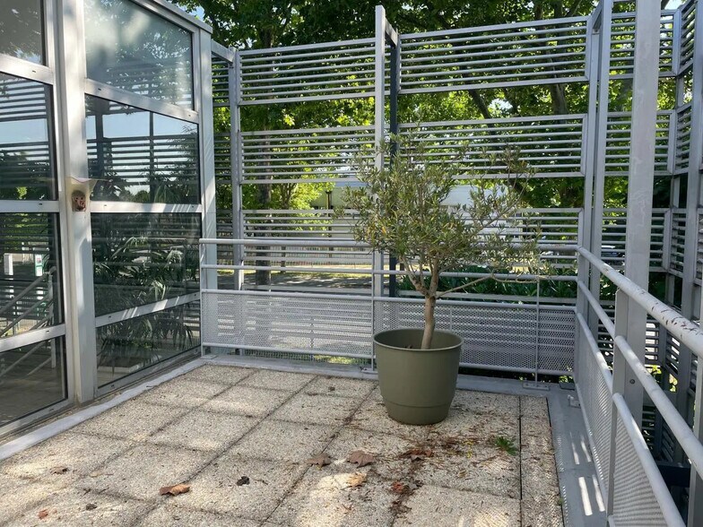 Local d’activités dans Bondoufle à louer - Photo de l’immeuble – Image 3 sur 11