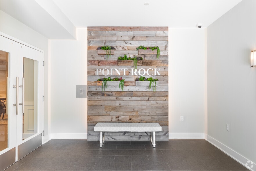34 Oakwood Ave, Norwalk, CT à louer - Hall d’entrée – Image 3 sur 27