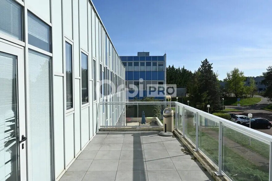 Bureau dans Rillieux-la-Pape à louer - Photo de l’immeuble – Image 2 sur 24