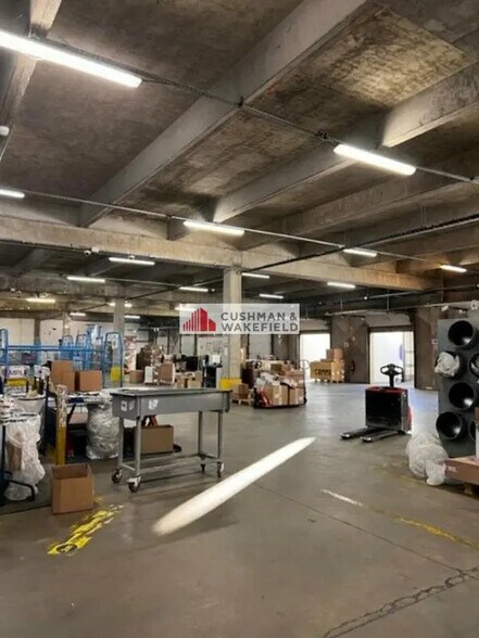 Local d’activités dans Roquemaure à louer - Photo intérieure – Image 1 sur 3