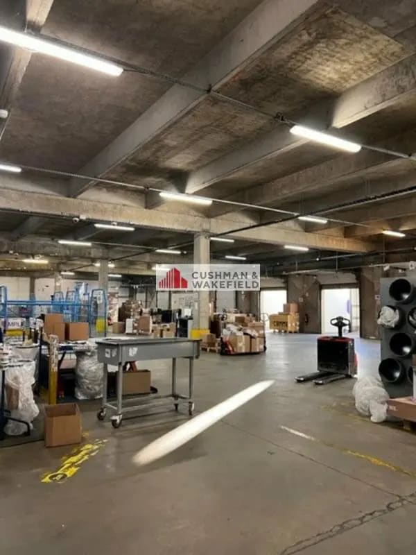 Local d’activités dans Roquemaure à louer Photo intérieure– Image 1 sur 4