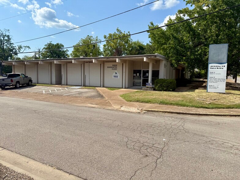 170 8th St SE, Paris, TX à vendre - Photo de l’immeuble – Image 1 sur 31